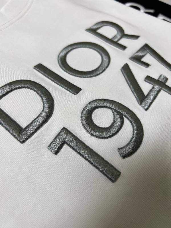 ブランドTシャツ全体デザイン